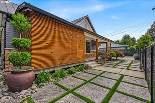 242 N 3rd St, Woodburn, OR 97071 - Photo 5