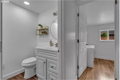 242 N 3rd St, Woodburn, OR 97071 - Photo 21