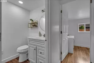 242 N 3rd St, Woodburn, OR 97071 - Photo 21