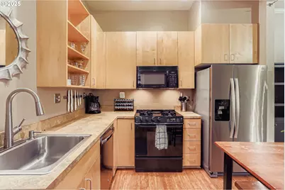 1425 NE 61st Ave #310, Hillsboro, OR 97124 - Photo 7