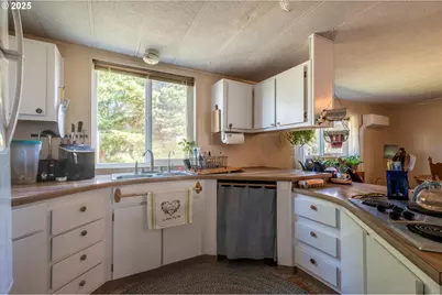 87996 Park Ln, Bandon, OR 97411 - Photo 21