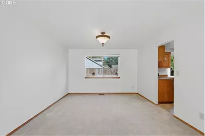 10680 SW Summer Lake Dr, Portland, OR 97223 - Photo 9