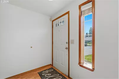 10680 SW Summer Lake Dr, Portland, OR 97223 - Photo 7