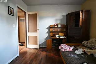 7118 SE Nehalem St, Portland, OR 97206 - Photo 9