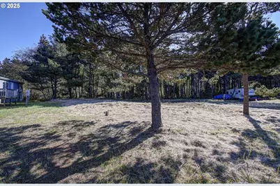 29908 H St, Ocean Park, WA 98640 - Photo 5