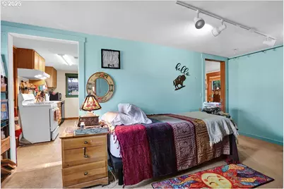 1132 Ash Ave, Cottage Grove, OR 97424 - Photo 35