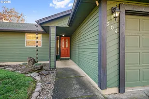 304 NW 5th St, Sublimity, OR 97385 - Photo 3