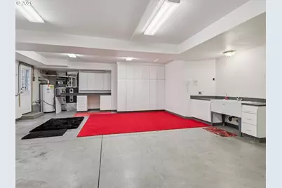 9027 NE Cliff St, Portland, OR 97220 - Photo 41