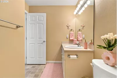 2011 N Redwood St, Canby, OR 97013 - Photo 21
