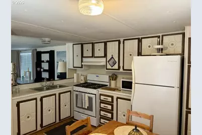 1050 W Central Ave, Sutherlin, OR 97479 - Photo 21