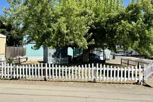 1050 W Central Ave, Sutherlin, OR 97479 - Photo 3