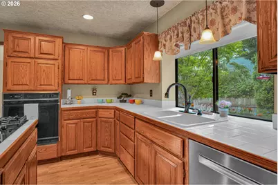 520 SE 15th St, Gresham, OR 97080 - Photo 25