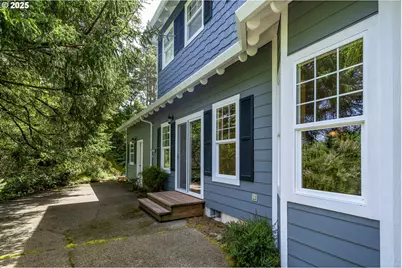 110 SW 61st St, Newport, OR 97366 - Photo 13