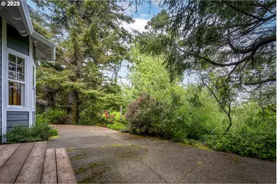 110 SW 61st St, Newport, OR 97366 - Photo 11