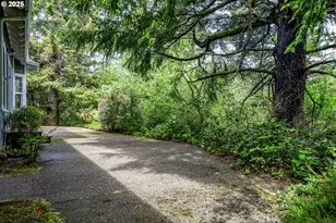 110 SW 61 St, Newport, OR 97366 - Photo 9