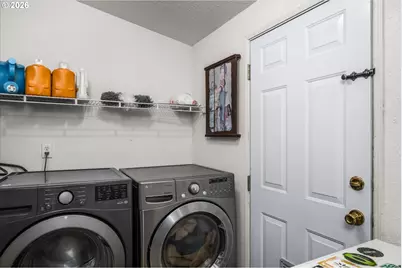 1384 David Ave, Eugene, OR 97404 - Photo 17