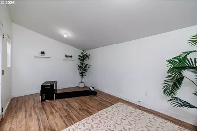 9324 N Burr Ave, Portland, OR 97203 - Photo 19