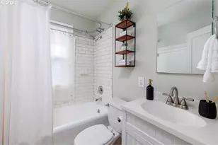 9324 N Burr Ave, Portland, OR 97203 - Photo 11