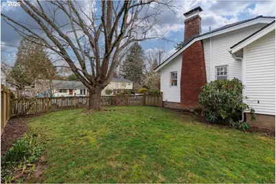 9324 N Burr Ave, Portland, OR 97203 - Photo 25