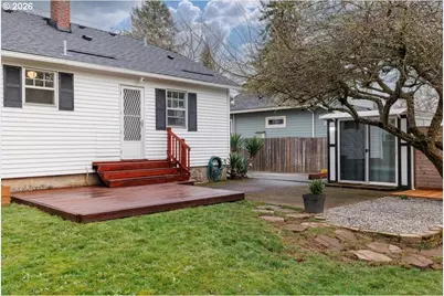 9324 N Burr Ave, Portland, OR 97203 - Photo 21