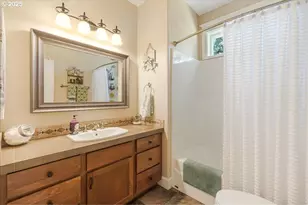 9989 NE Trillium Ln, Newberg, OR 97132 - Photo 27