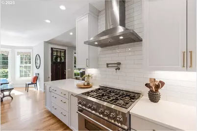 9989 NE Trillium Ln, Newberg, OR 97132 - Photo 11