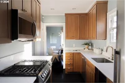 2621 N Sumner St, Portland, OR 97217 - Photo 7