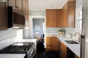 2621 N Sumner St, Portland, OR 97217 - Photo 7