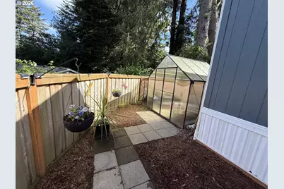 585 Village Pines Ave, Coos Bay, OR 97420 - Photo 41