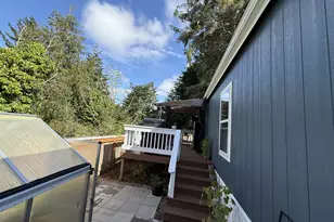 585 Village Pines Ave, Coos Bay, OR 97420 - Photo 37