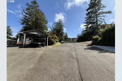 585 Village Pines Ave, Coos Bay, OR 97420 - Photo 19