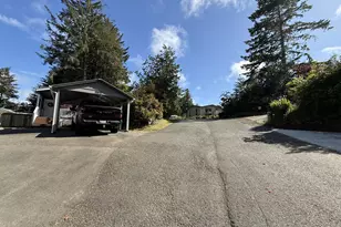 585 Village Pines Ave, Coos Bay, OR 97420 - Photo 19