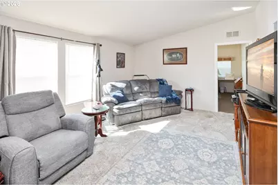 1225 W 10th Ave #20, Junction City, OR 97448 - Photo 5