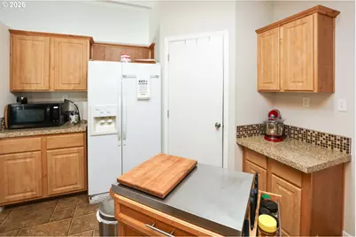 1225 W 10th Ave #20, Junction City, OR 97448 - Photo 11