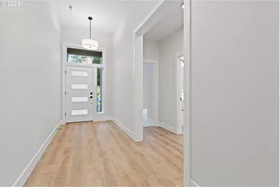 14198 SE Iseli Ln, Clackamas, OR 97015 - Photo 3