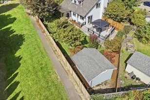 2017 NE Josephine Dr, Hillsboro, OR 97124 - Photo 37