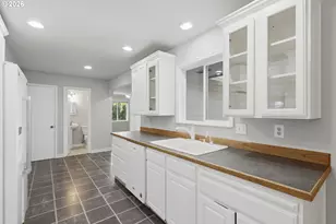 13705 NE Beech St, Portland, OR 97230 - Photo 5