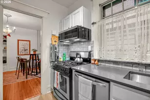 2109 NW Irving St, Portland, OR 97210 - Photo 15