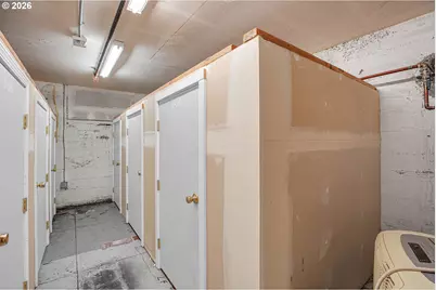 2109 NW Irving St #102, Portland, OR 97210 - Photo 33