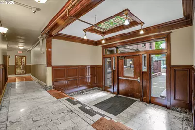 2109 NW Irving St #102, Portland, OR 97210 - Photo 31