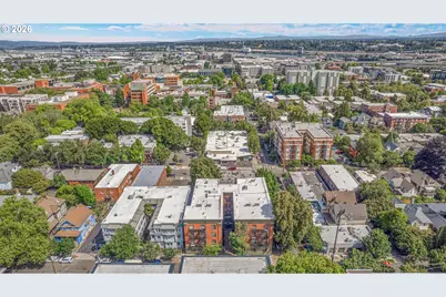 2109 NW Irving St #102, Portland, OR 97210 - Photo 39