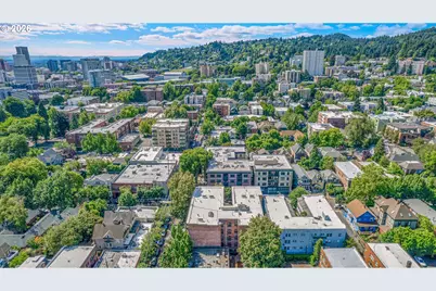 2109 NW Irving St #102, Portland, OR 97210 - Photo 43