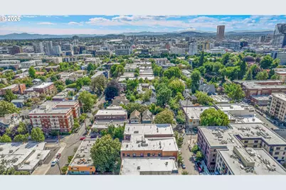 2109 NW Irving St #102, Portland, OR 97210 - Photo 41