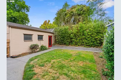 1612 NE Saratoga St, Portland, OR 97211 - Photo 31