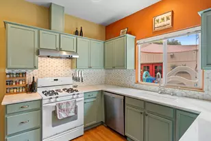 1612 NE Saratoga St, Portland, OR 97211 - Photo 13