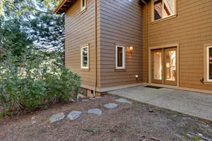 10205 NW Village Heights Dr, Portland, OR 97229 - Photo 25