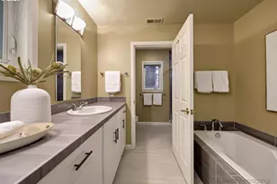 10205 NW Village Heights Dr, Portland, OR 97229 - Photo 21