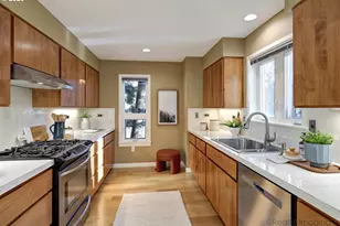 10205 NW Village Heights Dr, Portland, OR 97229 - Photo 11