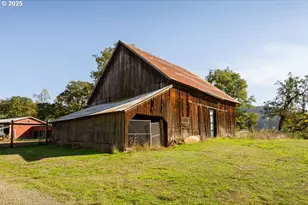 8690 Lookingglass Rd, Roseburg, OR 97471 - Photo 39