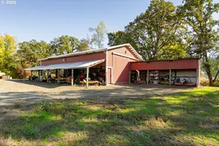 8690 Lookingglass Rd, Roseburg, OR 97471 - Photo 33